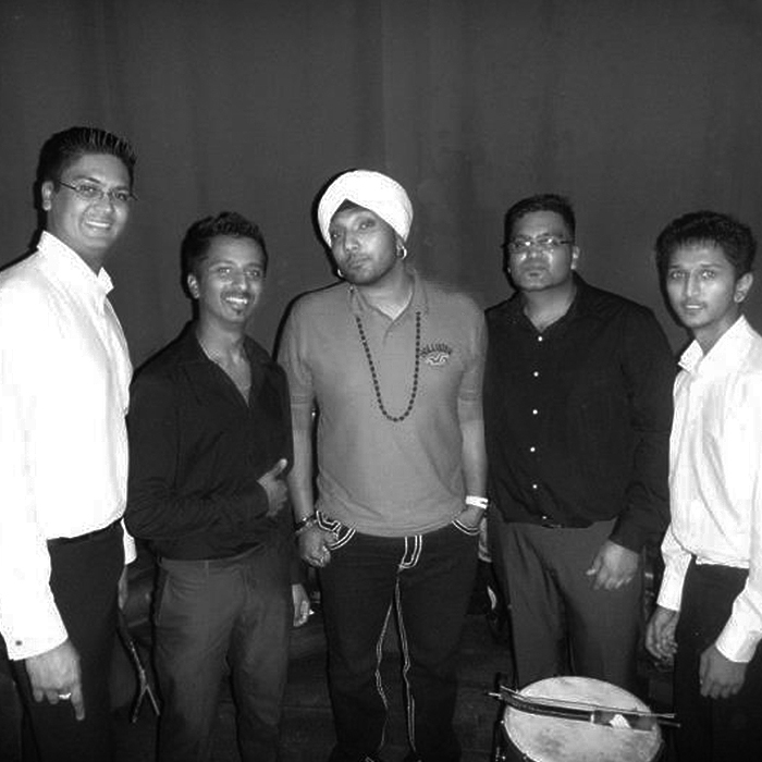 Des-C_singer_music_producer_rhythm_n_bass_dhol_drummers