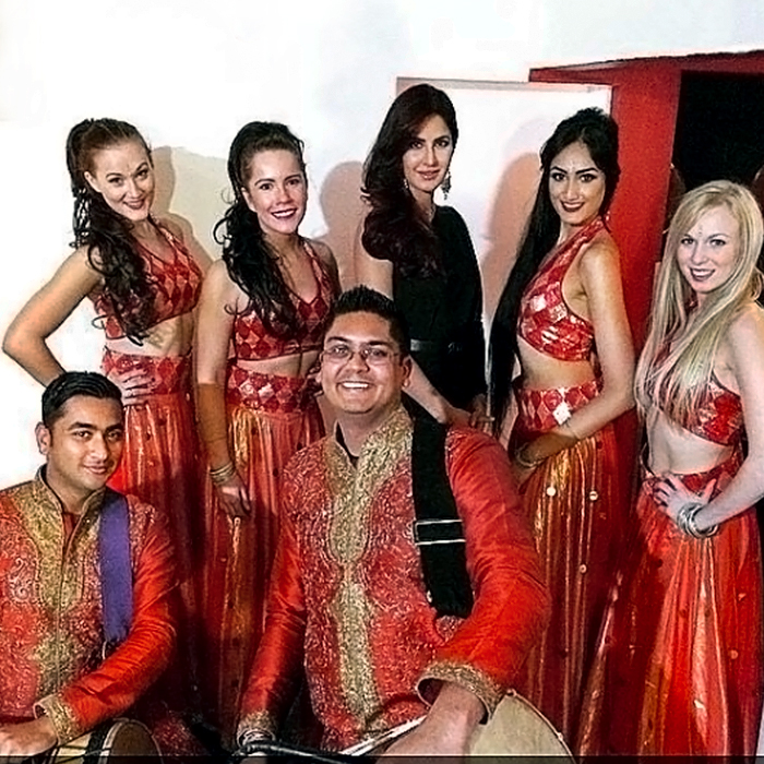 Katrina_Kaif_rhythm_n_bass_dhol_dancers